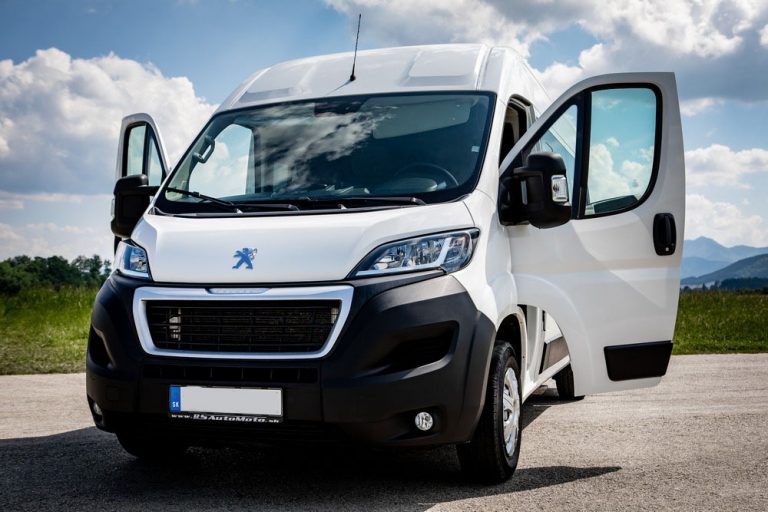 Peugeot Boxer 9-miestny 2,0 HDi PANORAMA